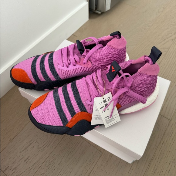 Adidas Trae Young 2 Basketball Sneakers NWT - Picture 2 of 8